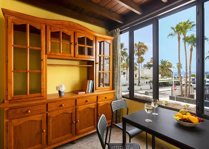 Вілла Anjharad By *