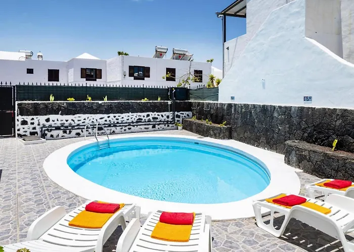 Вілла Anjharad By *