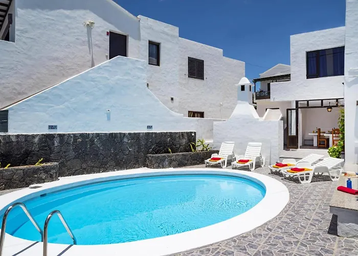 别墅 Anjharad By *